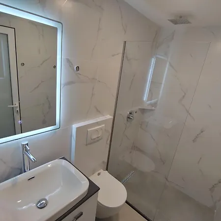 Πανσιόν Leozeka