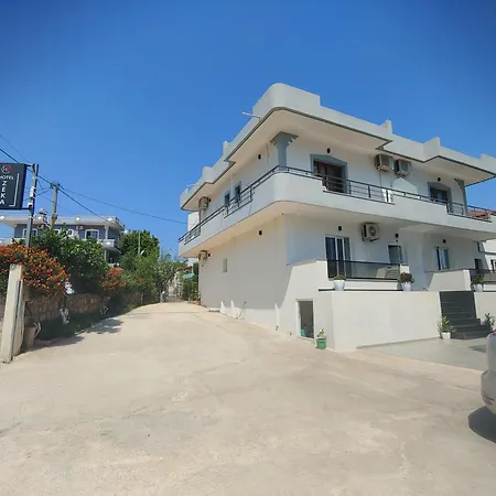 Leozeka 3* Εξαμίλιο