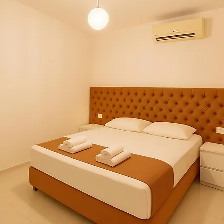 Leozeka Πανσιόν Εξαμίλιο