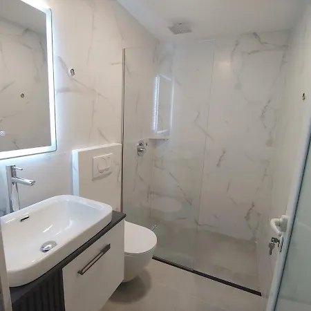 Gasthuis Leozeka Ksamil