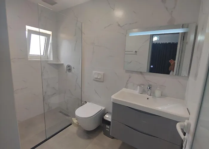 Leonel Zeka Affittacamere